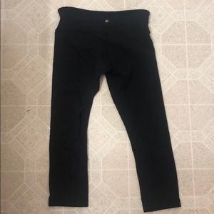 Lululemon wunderunder Black crops size 6